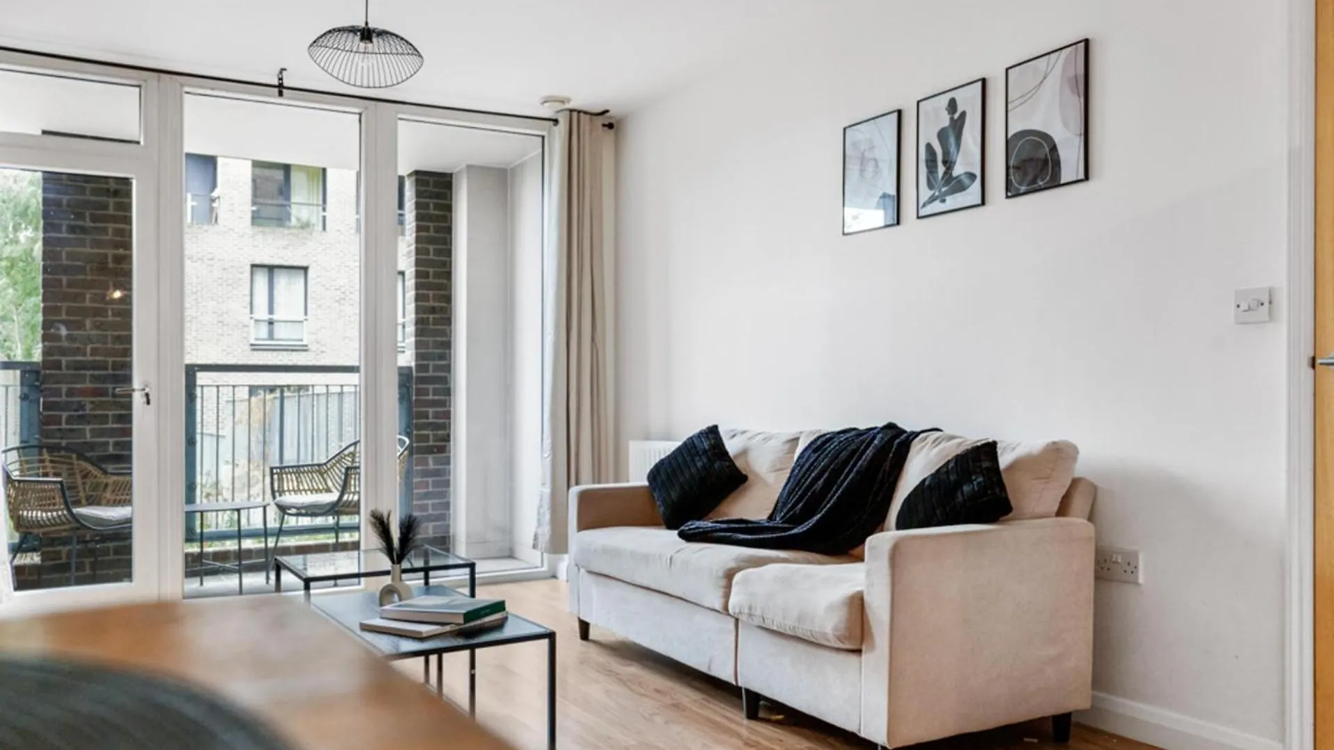Modern 2-Bed Apartment In Stratford Londres 0*,  Reino Unido